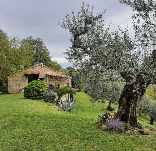 casa indipendente in vendita a Mombaroccio