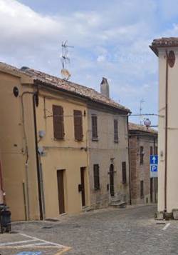 casa indipendente in vendita a Mombaroccio
