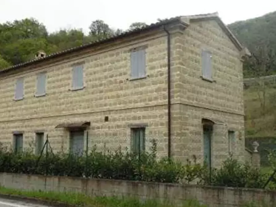 ufficio in vendita a Mombaroccio