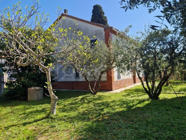 casa indipendente in vendita a Mombaroccio