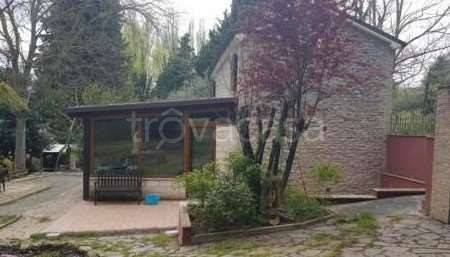 casa indipendente in vendita a Mombaroccio