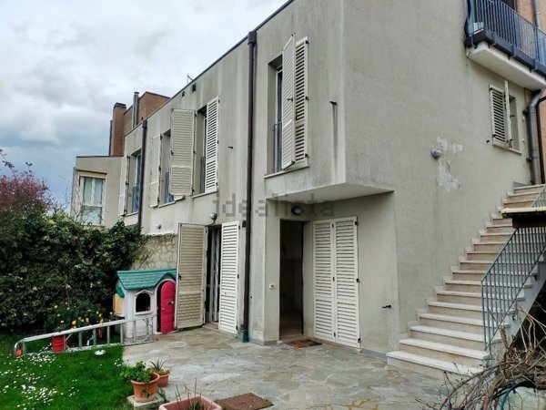 appartamento in vendita a Mombaroccio in zona Villagrande