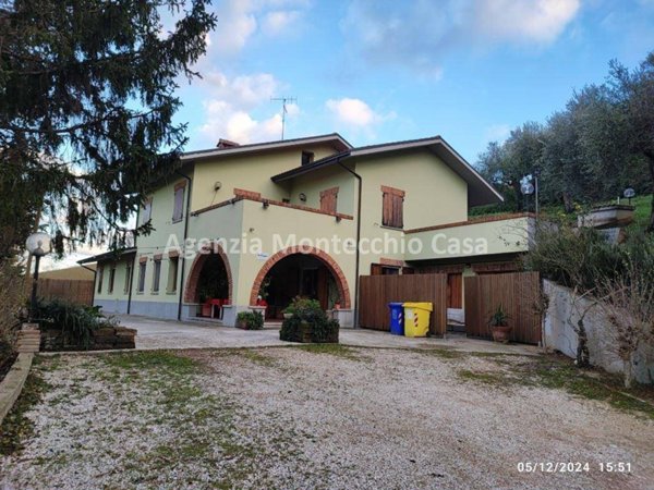 casa indipendente in vendita a Mombaroccio