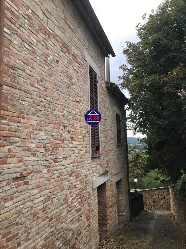 casa indipendente in vendita a Mombaroccio