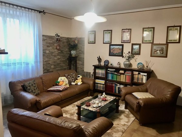 casa indipendente in vendita a Mombaroccio