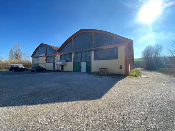 capannone in vendita a Mombaroccio in zona Villagrande