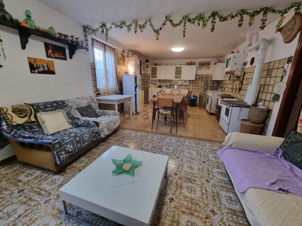 pentavano in vendita a Mombaroccio in zona Villagrande