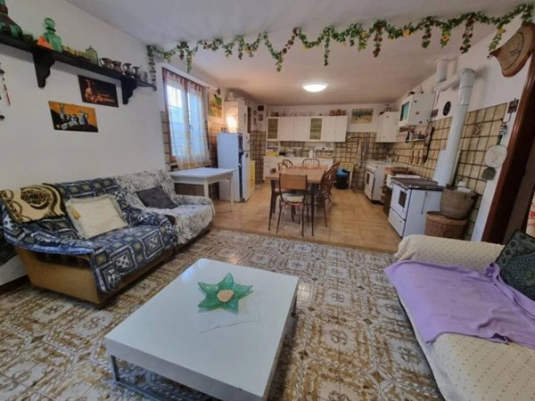 pentavano in vendita a Mombaroccio in zona Villagrande