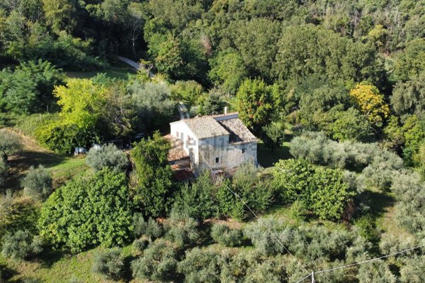 casa indipendente in vendita a Mombaroccio