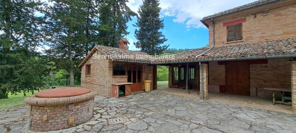 casale in vendita a Mombaroccio