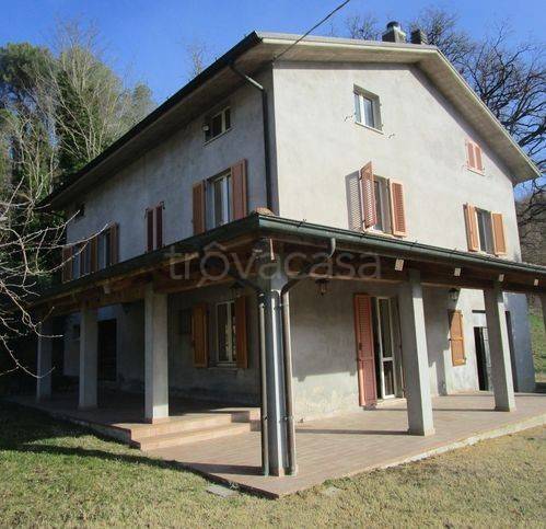 casa indipendente in vendita a Mombaroccio