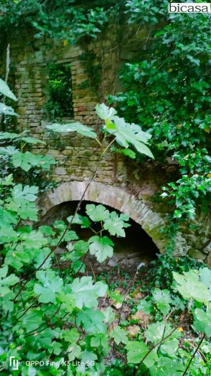 casa indipendente in vendita a Mombaroccio in zona Montegiano