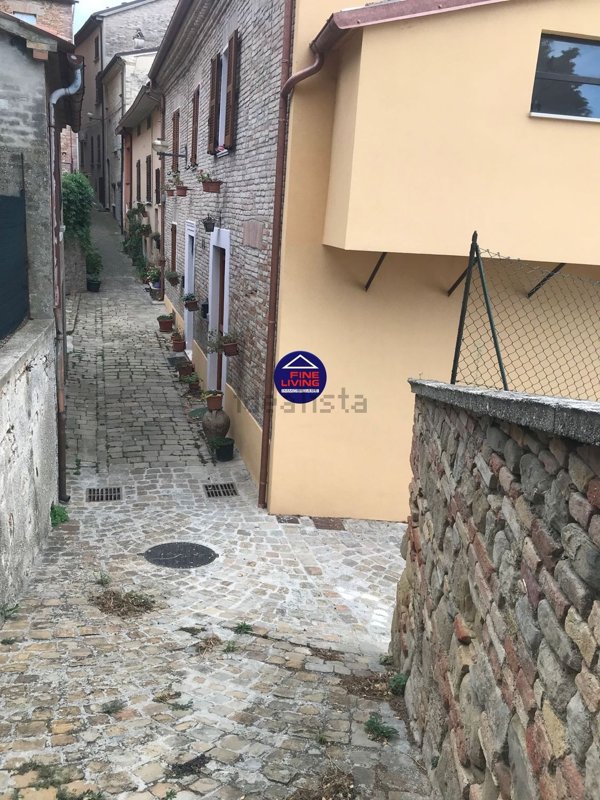 casa indipendente in vendita a Mombaroccio