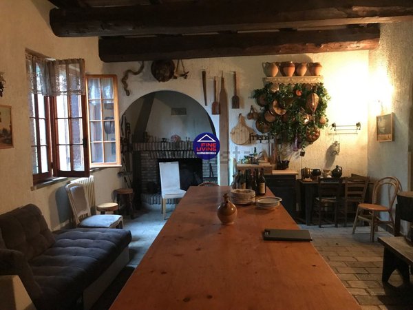 casa indipendente in vendita a Mombaroccio