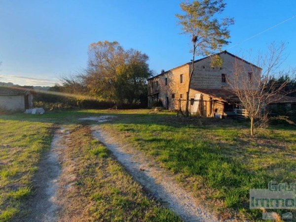 casa indipendente in vendita a Mombaroccio in zona Villagrande