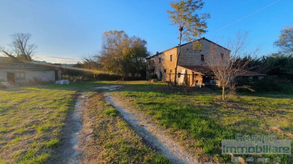 casa indipendente in vendita a Mombaroccio in zona Villagrande