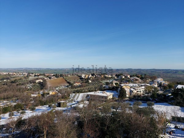 appartamento in vendita a Mombaroccio in zona Villagrande