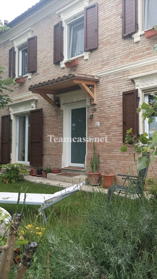 casa indipendente in vendita a Mombaroccio