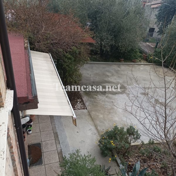 casa indipendente in vendita a Mombaroccio