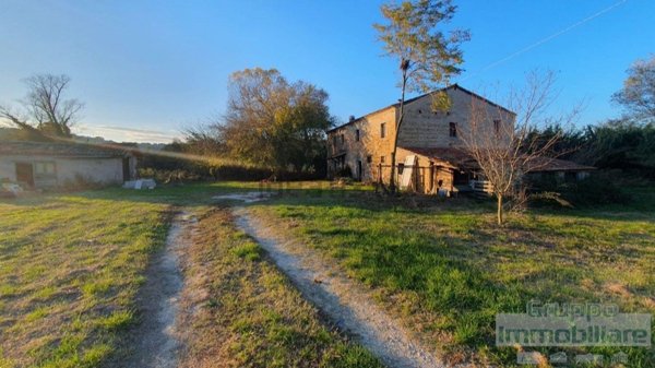 casale in vendita a Mombaroccio in zona Villagrande