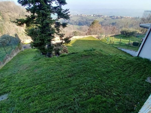 appartamento in vendita a Mombaroccio