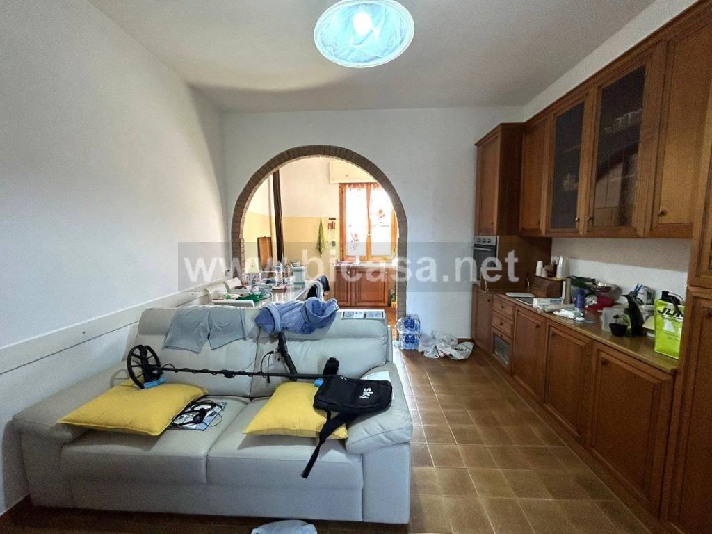 casa indipendente in vendita a Mombaroccio in zona Montegiano