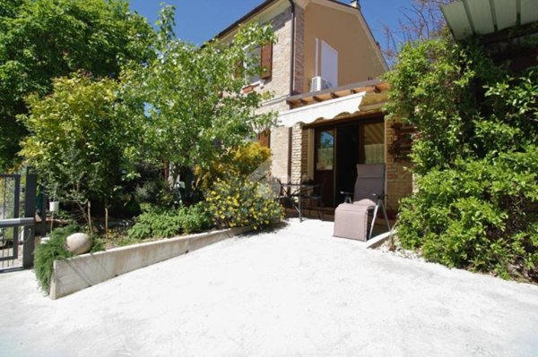 casa indipendente in vendita a Mombaroccio in zona Montegiano