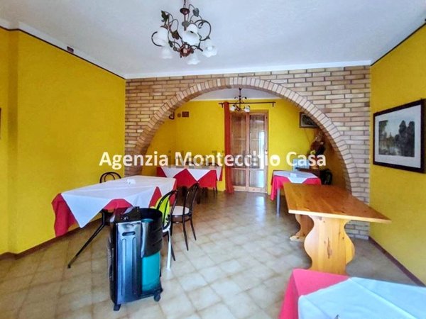 casa indipendente in vendita a Mombaroccio