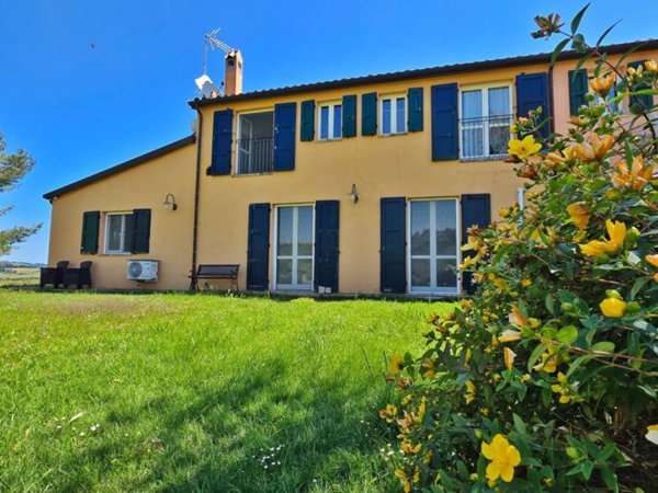 casa indipendente in vendita a Mombaroccio in zona Montegiano