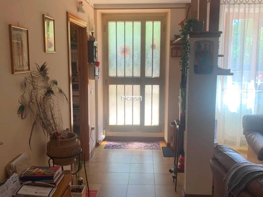 appartamento in vendita a Mombaroccio in zona Montegiano