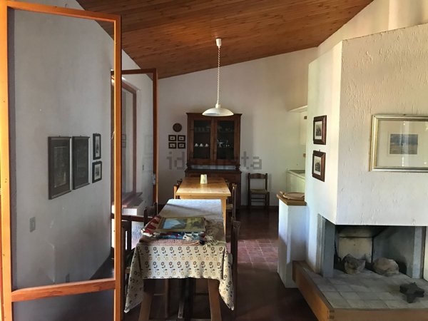 casa indipendente in vendita a Mombaroccio