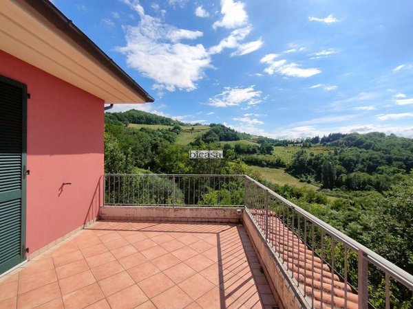 appartamento in vendita a Mombaroccio in zona Montegiano