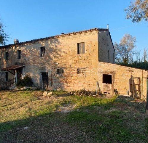 casa indipendente in vendita a Mombaroccio