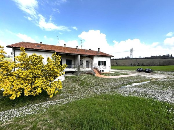 appartamento in vendita a Mombaroccio in zona Montegiano