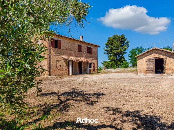 casa indipendente in vendita a Mombaroccio in zona Montegiano