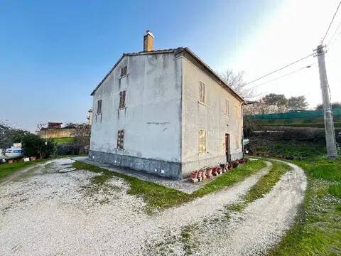 casa indipendente in vendita a Mombaroccio in zona Villagrande
