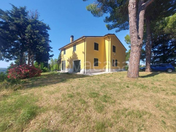 casa indipendente in vendita a Mombaroccio