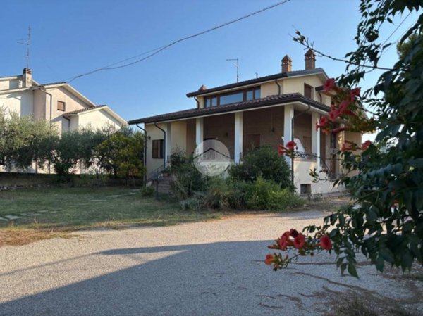 casa indipendente in vendita a Mombaroccio in zona Villagrande