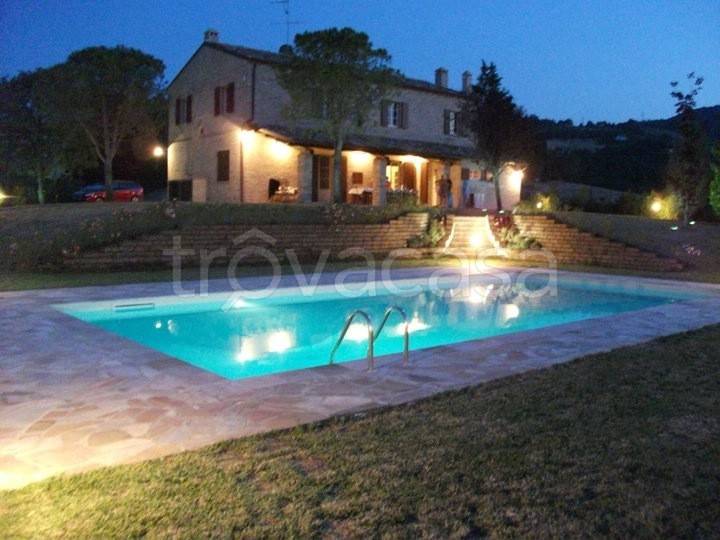 casa indipendente in vendita a Mombaroccio