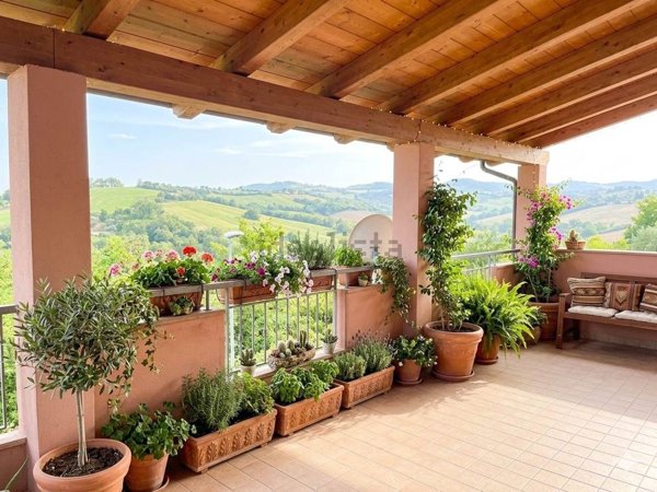 appartamento in vendita a Mombaroccio in zona Montegiano