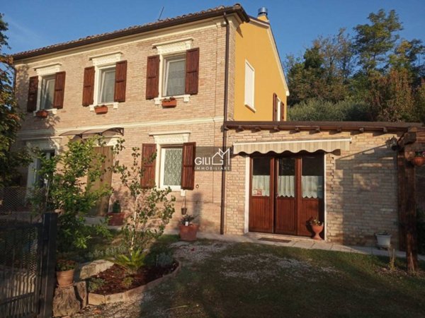 casa indipendente in vendita a Mombaroccio in zona Montegiano