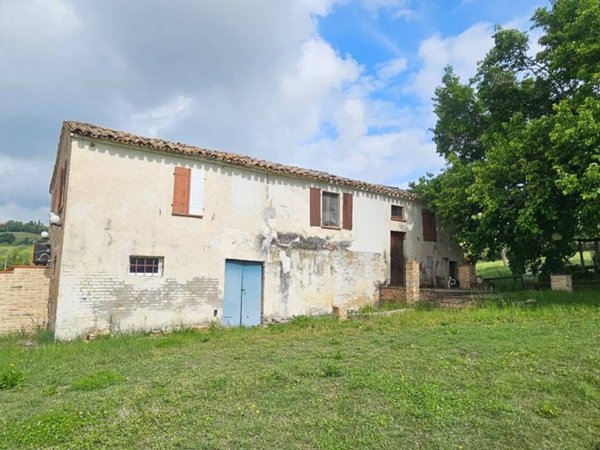 casa indipendente in vendita a Mondavio