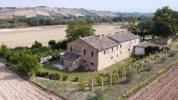 casa indipendente in vendita a Mondavio