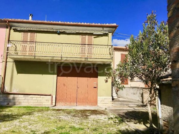 casa indipendente in vendita a Mondavio