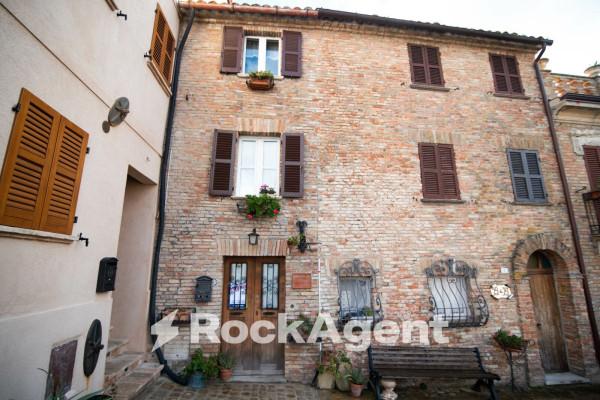 casa indipendente in vendita a Mondavio