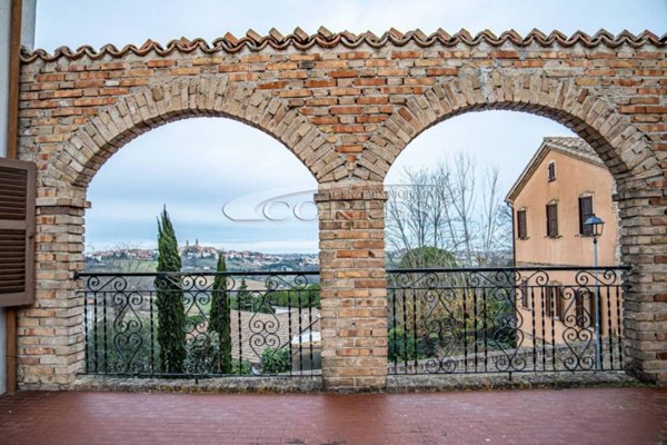 casa indipendente in vendita a Mondavio