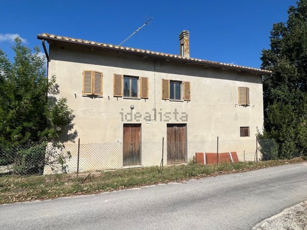 pentavano in vendita a Mondavio