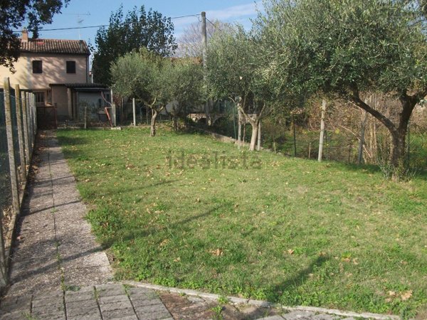 appartamento in vendita a Mondavio in zona San Filippo sul Cesano