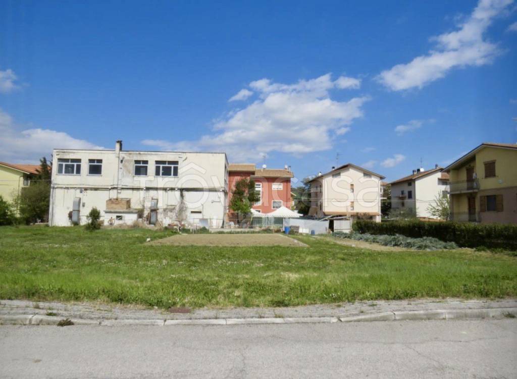 casa indipendente in vendita a Mondavio in zona San Michele al Fiume