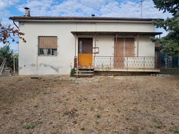 casa indipendente in vendita a Mondavio